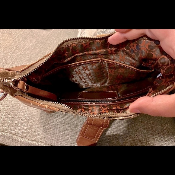 Authentic Coach Purse ๐ with Monogrammed Lining - Picture 3 of 4